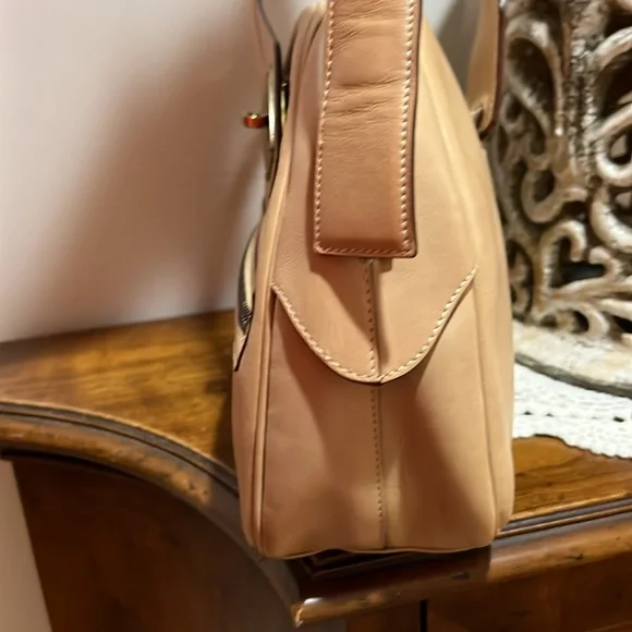 Authentic Rare Gucci Bag - Picture 6 of 16